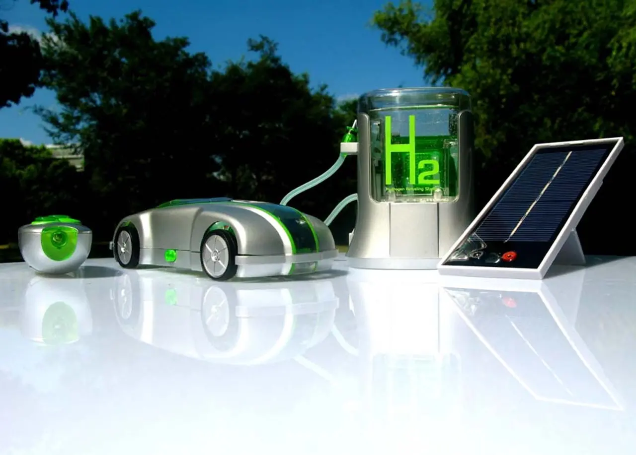 Scientists Power a H-Racer 2.0 Car with Hydrogen from Algae, Sunlight ...